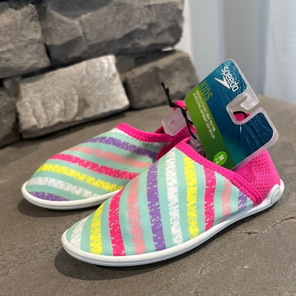 Speedo Kids multicolor water shoes,UV protection,slip on,pull tab,tread,light - Picture 1 of 8
